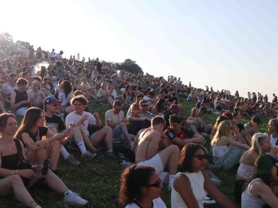 Voller Berg am Gurtenfestival 2024. Fotos: Linda Pfanner