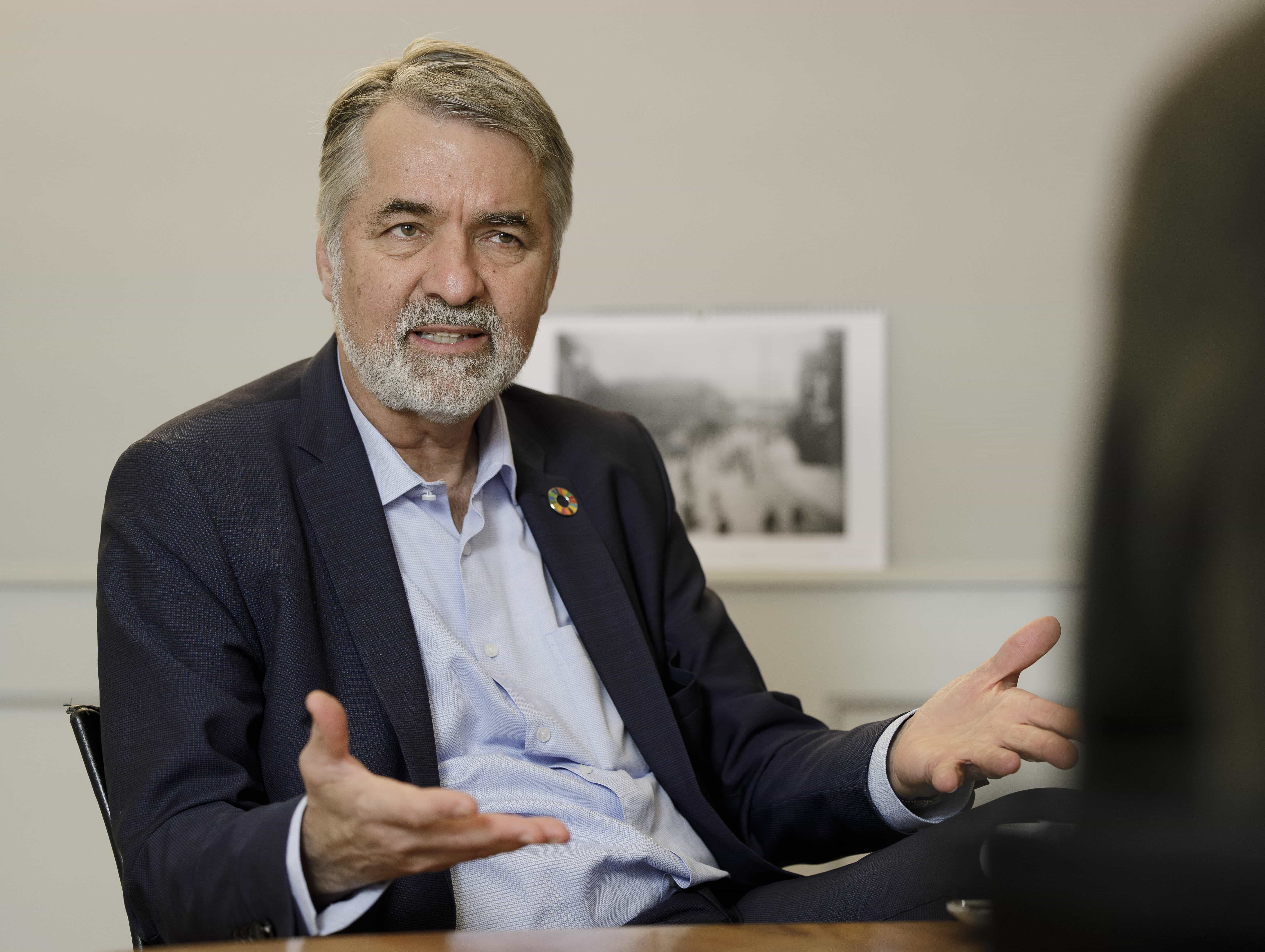 19 24 schütz vongraffi min