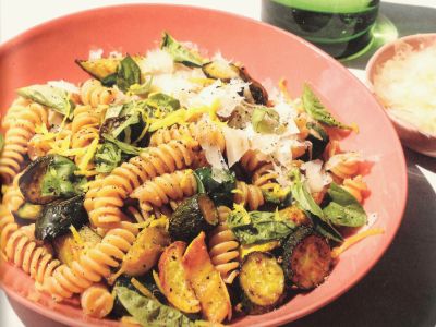 Duftende Zucchini-Zitronen-Pasta.